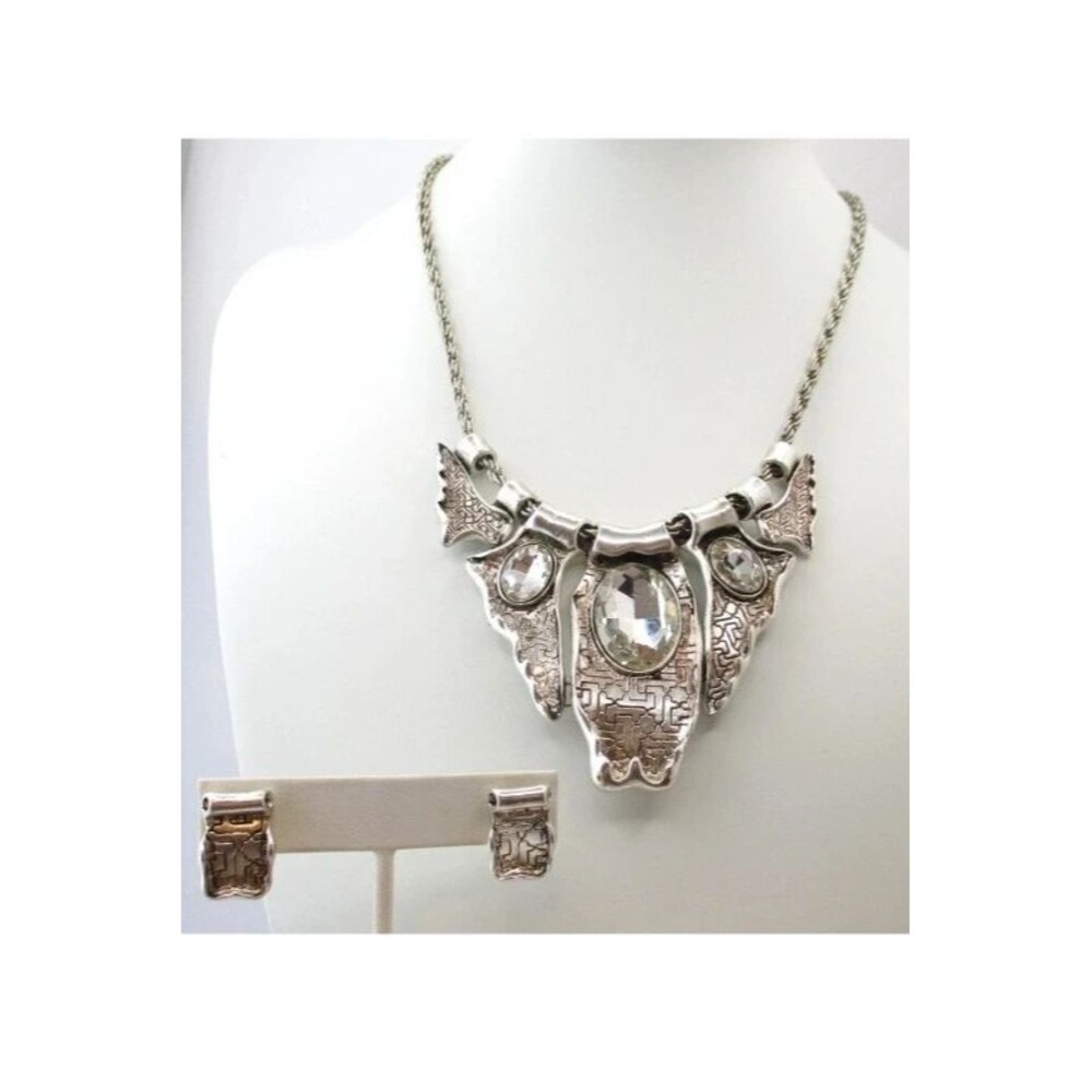 Artisan made necklace set Carli Shultz